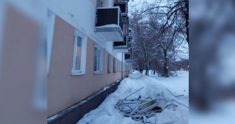 В Саранске из-за снега обрушился балкон многоквартирного дома